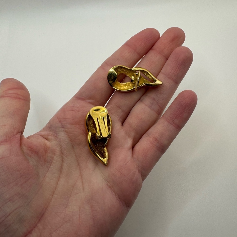Christian Dior Gold Twist Earrings - Picture 6 of 7